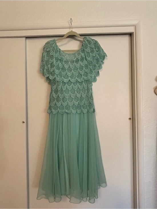 Dresses & Skirts - Vintage-Inspired Seafoam Green Lace Overlay Maxi Dress